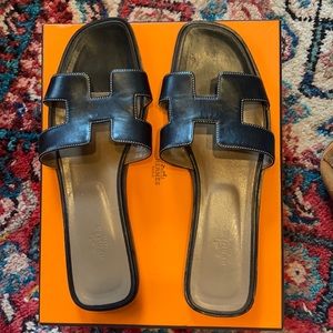 Hermès Oran Sandal - Excellent Condition! Size 41